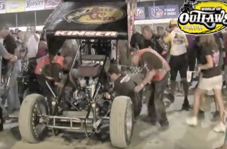 Video: How to Change A Sprint Car Engine In 5 Minutes