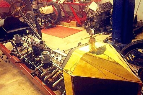 Video: Engine Built From Two Model T Engines Mounted Inline