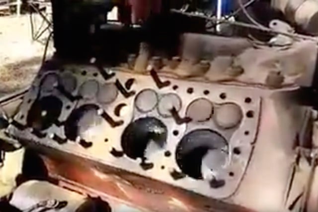 Video: Flathead Engine Running Without Cylinder Head