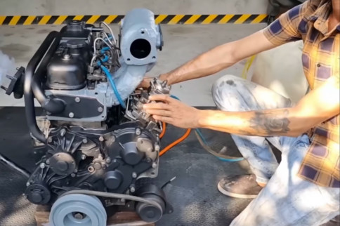 Video: Restoring An Engine That's Been Underwater For Decades