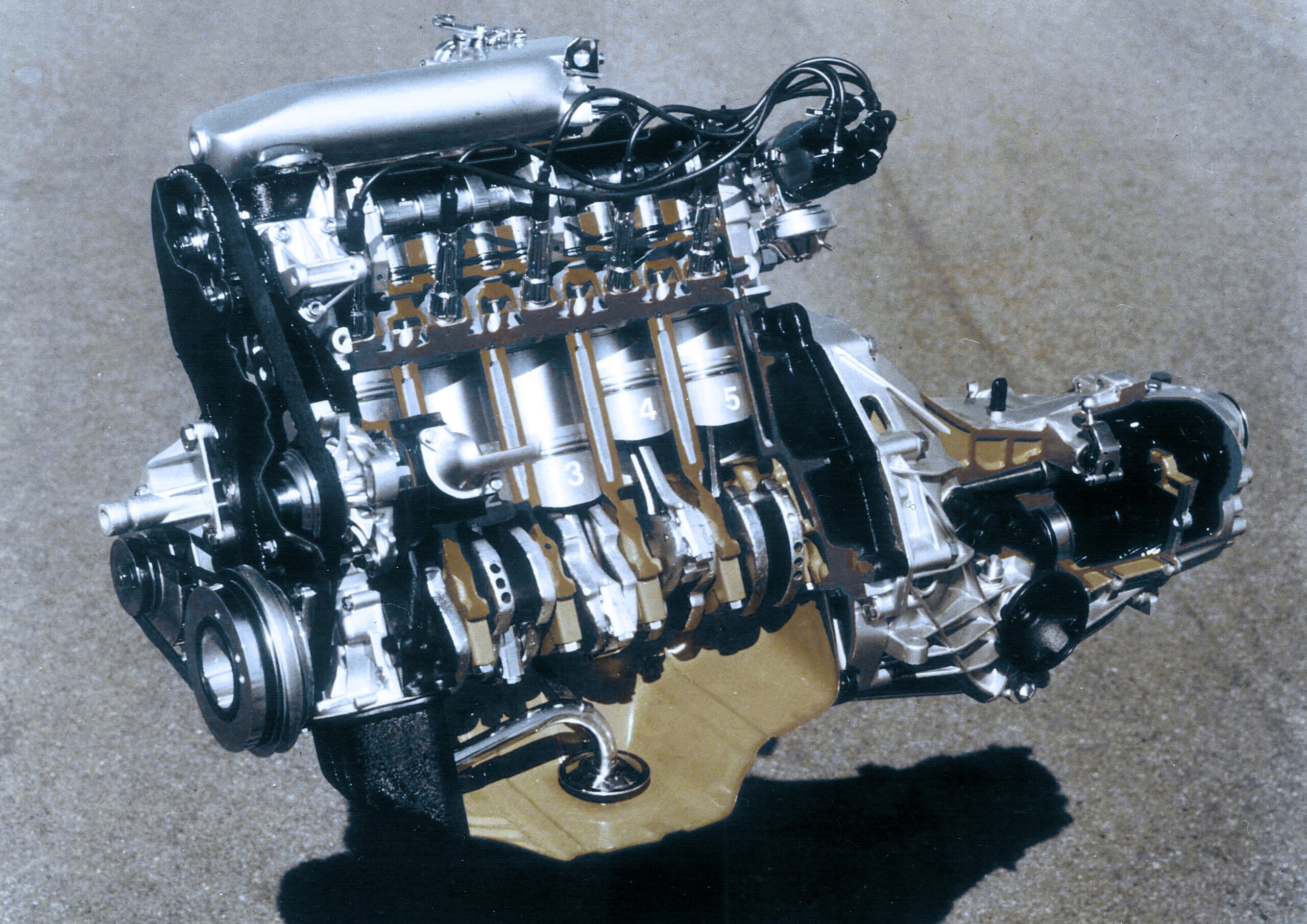 Двигатель пятерка. 5 Цилиндровый мотор Ауди. Мотор с Ауди ТТ 5 цилиндровый. 5 Ти цилиндровый мотор Ауди 100. 5 Цилиндровый двигатель Ауди ттрс.